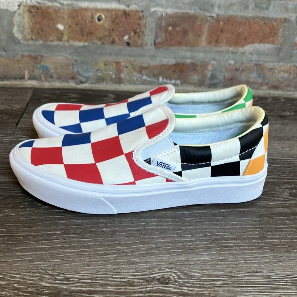 Vans - Picture 3 of 12